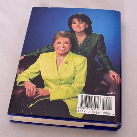 He Sees You When You're Sleeping by Mary Higgins Clark, Carol Higgins Clark - Picture 3 of 7